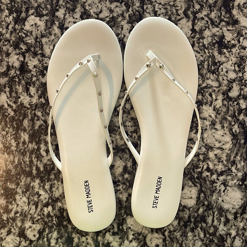 Steve Madden Flip Flops